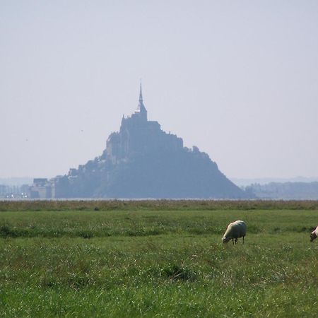 Charmante Maison De Pecheur En Baie Du Mont Saint Michel Genêts Exterior foto